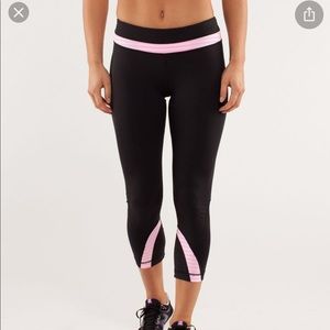 Lululemon Run Inspire Crop II, Size 6